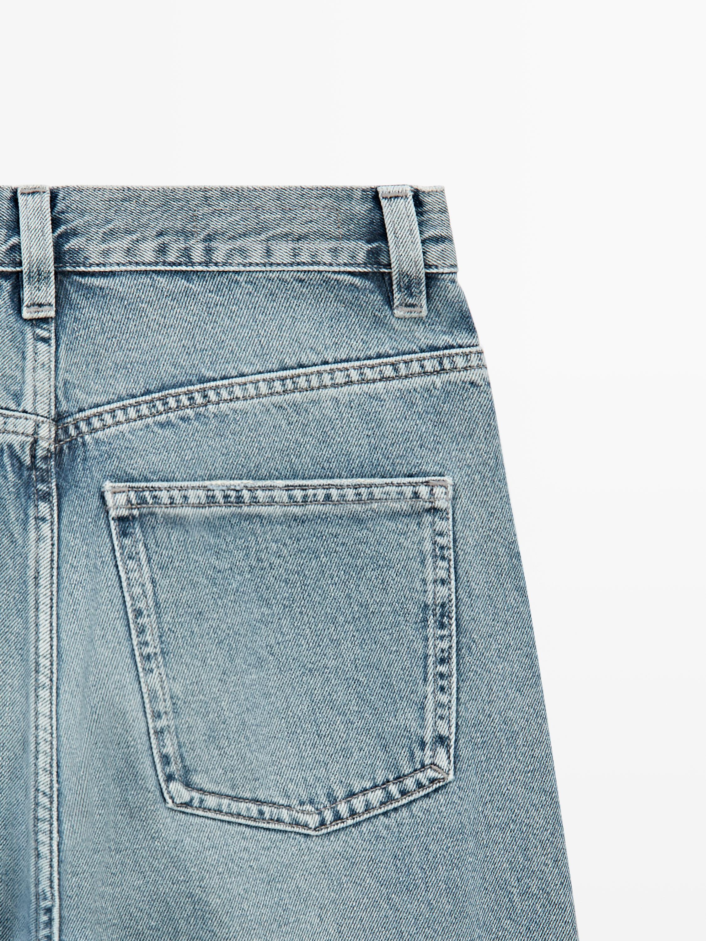 High-waist flare fit jeans